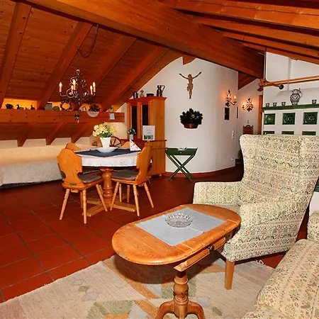 Apartament Ferienhaeuser Werdenfels Mittenwald