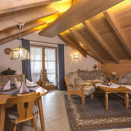 Ferienhaeuser Werdenfels Apartamento Mittenwald