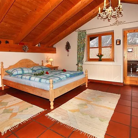 Werdenfels Apartment *