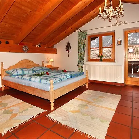 Ferienhaeuser Werdenfels Apartamento *